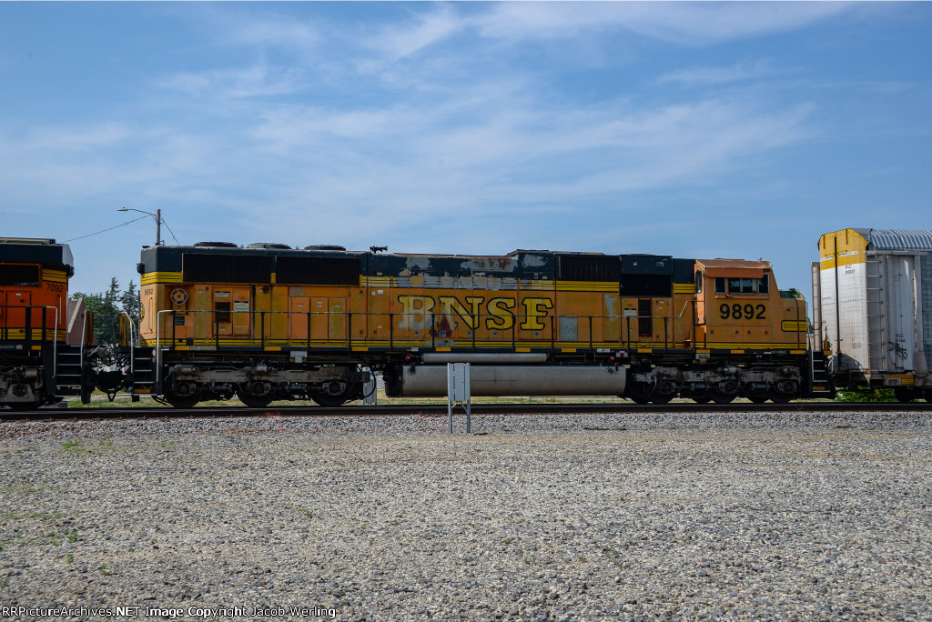 BNSF 9892